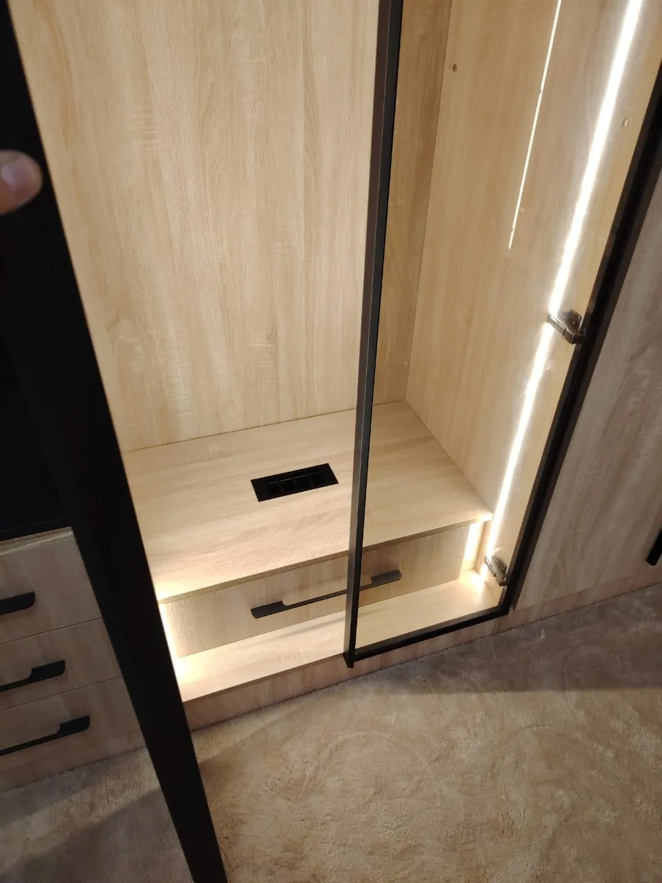 ⁦كبت 8 ابواب⁩ - الصورة ⁦7⁩