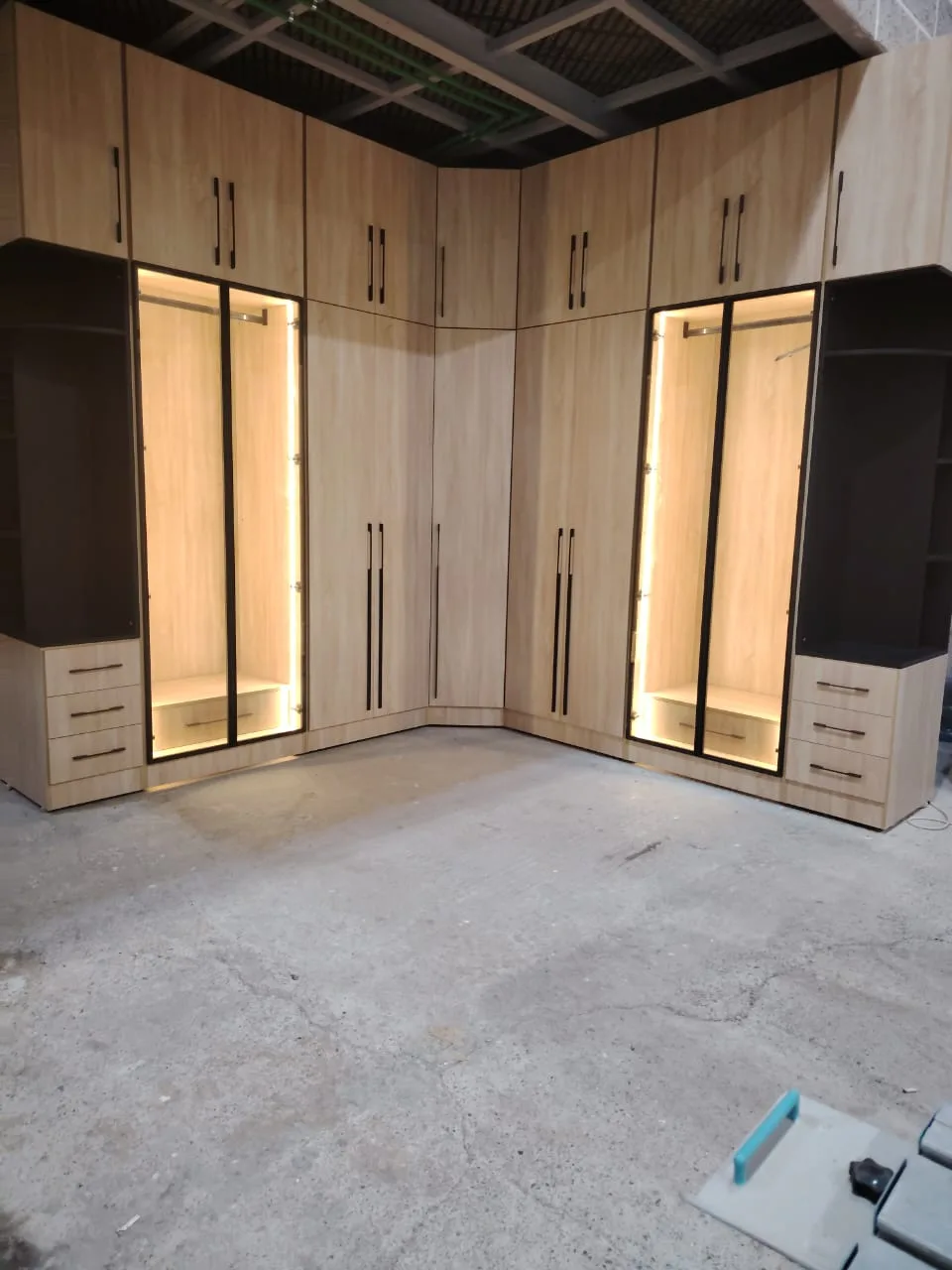 ⁦كبت 8 ابواب⁩ - الصورة ⁦3⁩