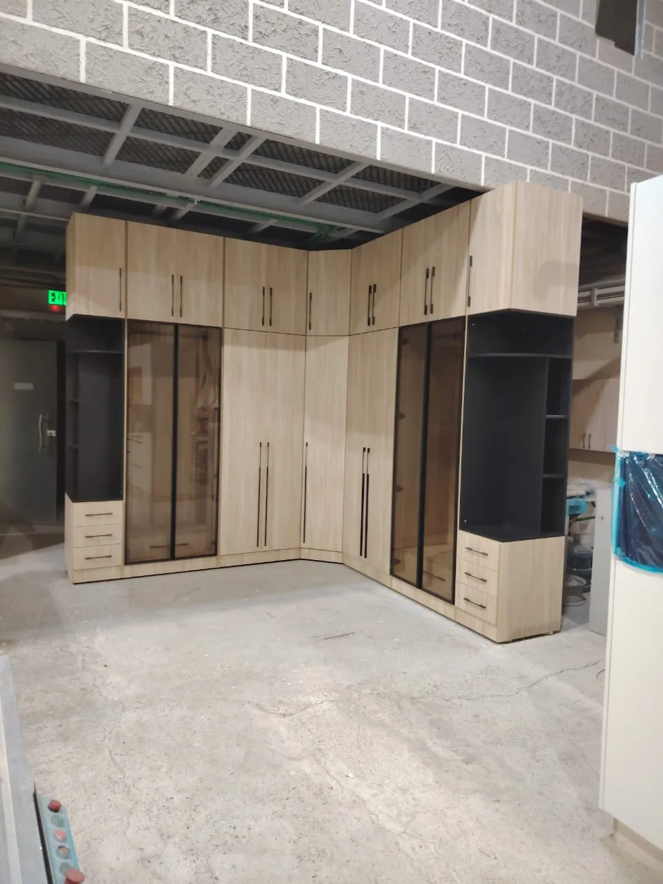 ⁦كبت 8 ابواب⁩ - الصورة ⁦2⁩